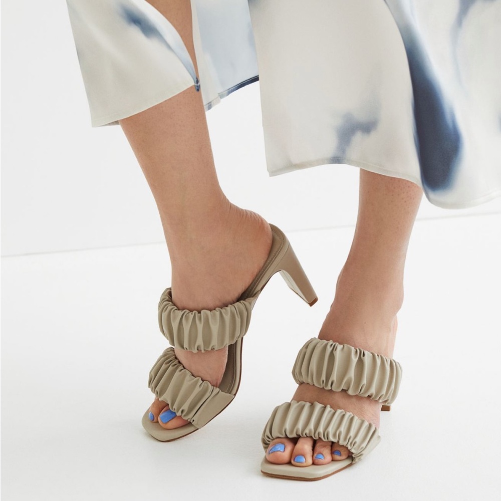 H&M Beige Ruched Slip In Block Heel Sandals - Picture 2 of 9